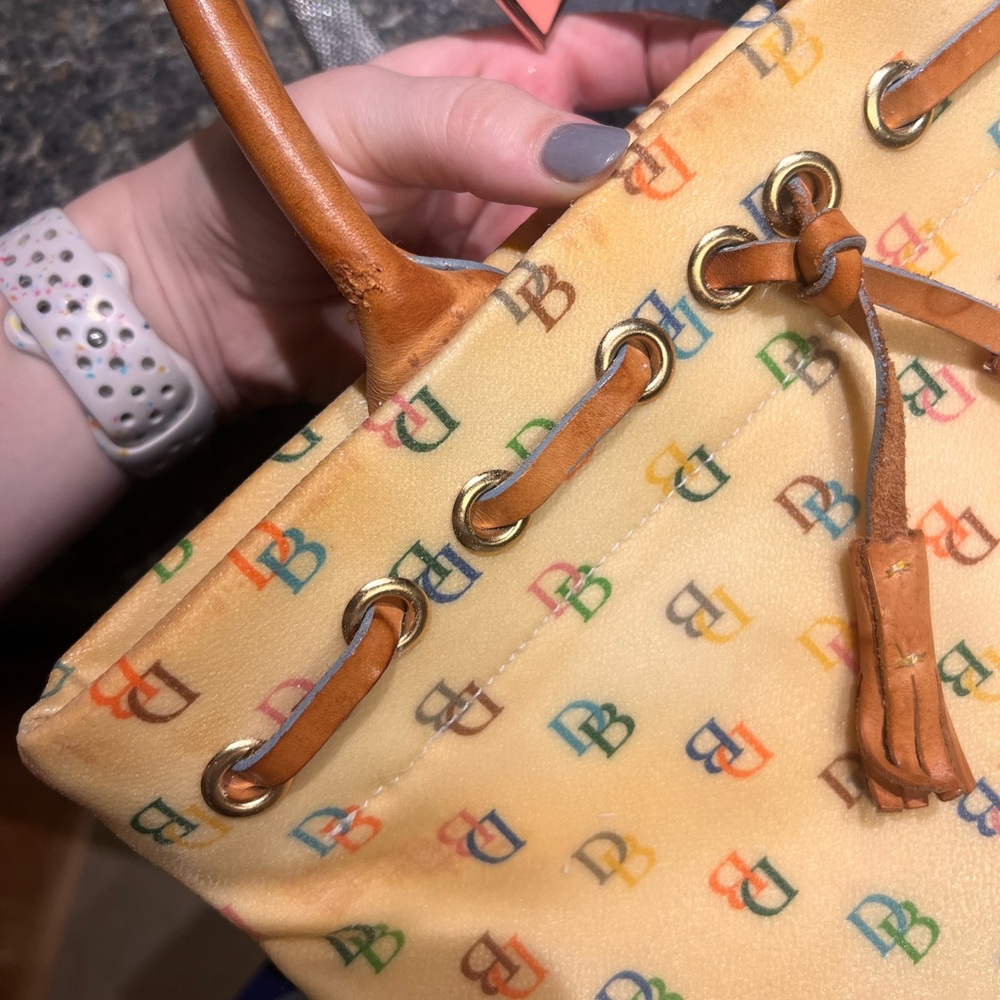 Vintage Dooney & Bourke Yellow Multicolor Logo Tote - Picture 16 of 16